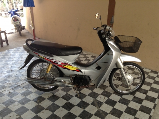 ขาย!!!เวฟ100 ปี46 รถเครื่องดีคับ มีเล่มทะเบียนครบ ภาษีไม่หมด