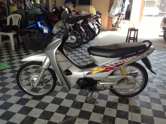 ขาย!!!เวฟ100 ปี46 รถเครื่องดีคับ มีเล่มทะเบียนครบ ภาษีไม่หมด