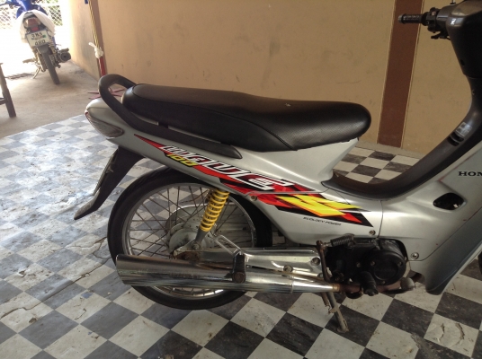 ขาย!!!เวฟ100 ปี46 รถเครื่องดีคับ มีเล่มทะเบียนครบ ภาษีไม่หมด