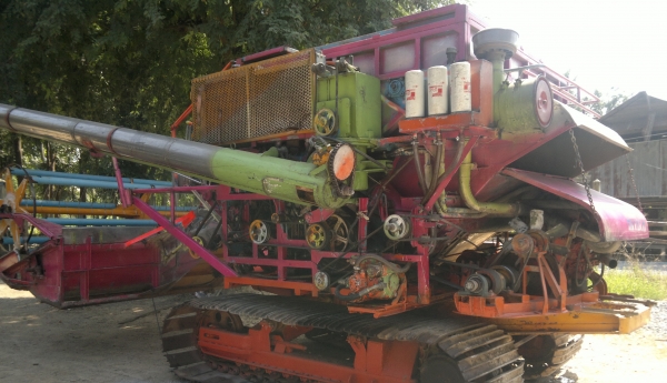 ขายรถเกี่ยวข้าว พรกินรี นาปีที่ผ่านมา เกี่ยวได้ 300 กว่าไร่ครับ