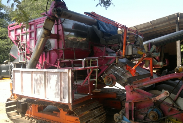 ขายรถเกี่ยวข้าว พรกินรี นาปีที่ผ่านมา เกี่ยวได้ 300 กว่าไร่ครับ