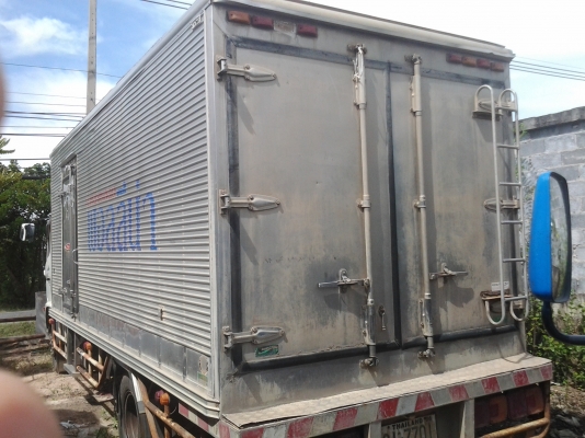 ขายตู้สเตนเลสไว้ใส่นำแข็งติดมากับหกล้อHINO ขายตู้สเตนเลสไว้ใส่นำแข็งติดมากับหกล้อHINO