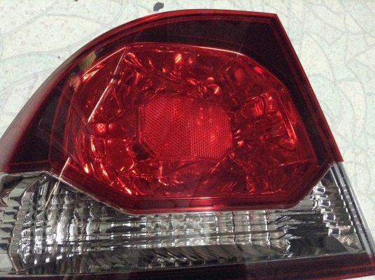 ไฟท้าย honda ซีวิคแท้ข้างซ้ายมือสอง สภาพใหม่ 800 บาท