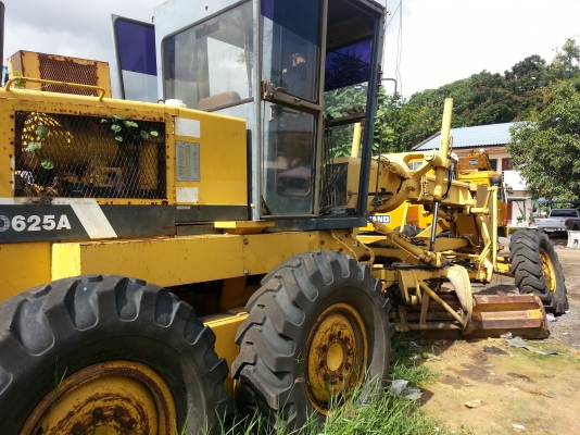 ขายด่วน รถเกรด KOMATSU GD625A-1 สภาพสวยจัด (เอกสารสัญญาชื่อขาย  ลดราคาแล้วครับ