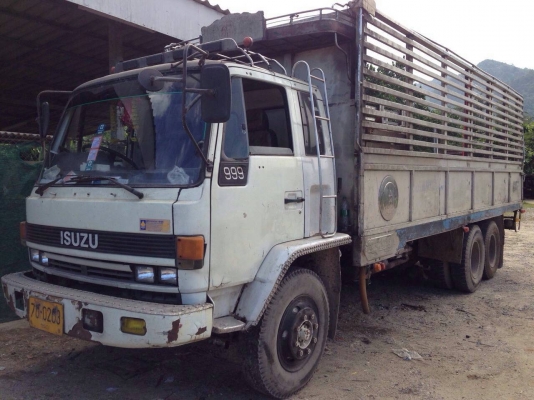 10ล้อเพลาเดียว ร็อค175แรง สภาพวยใช้ได้...เดิมๆ เครื่อง คัสซี สวย...