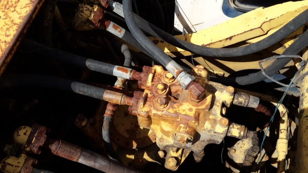 ขายด่วนรถแมคโคร KOMUTSU PC 200-5 เดิม ๆ พร้อมใช้