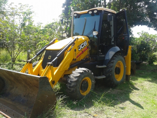 ฝากขาย รถตักหน้าขุดหลัง JCB 3CXECO 4WD ปี 2012 รถใช้ได้ปีเดียว ไม่มีคนขับ 240 ชั่วโมง สภาพยังสวยพร้อมใช้งานทันที ราคาต่อรองได้ 087-2976734 นุ