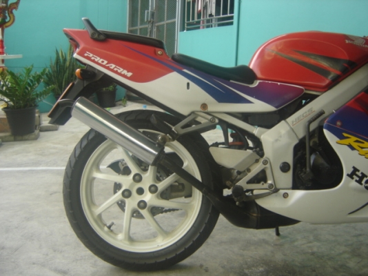 ขาย NSR PROARM  NS150SP  สี แดง ขาว  สวย ครับ เครื่องยนต์ ดีเยี่ยม ราคา 28000 บาท ครับ สนใจติดต่อ คุณ เจ๋ง ครับ  อยู่ ที่ กทม สีลมซอย 10 บางรัก กรุงเทพฯ 10500