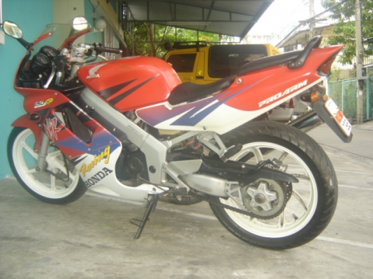 ขาย NSR PROARM  NS150SP  สี แดง ขาว  สวย ครับ เครื่องยนต์ ดีเยี่ยม ราคา 28000 บาท ครับ สนใจติดต่อ คุณ เจ๋ง ครับ  อยู่ ที่ กทม สีลมซอย 10 บางรัก กรุงเทพฯ 10500