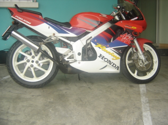 ขาย NSR PROARM  NS150SP  สี แดง ขาว  สวย ครับ เครื่องยนต์ ดีเยี่ยม ราคา 28000 บาท ครับ สนใจติดต่อ คุณ เจ๋ง ครับ  อยู่ ที่ กทม สีลมซอย 10 บางรัก กรุงเทพฯ 10500