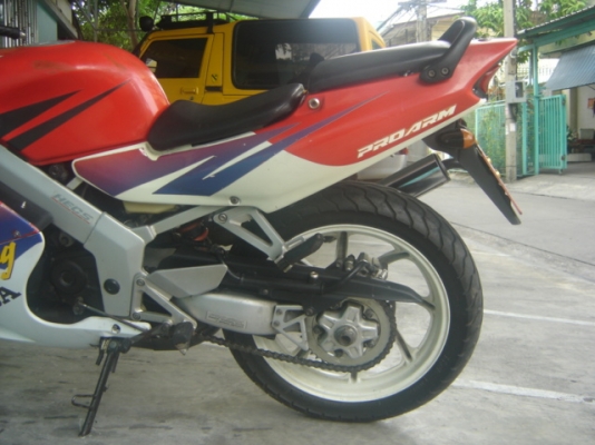 ขาย NSR PROARM  NS150SP  สี แดง ขาว  สวย ครับ เครื่องยนต์ ดีเยี่ยม ราคา 28000 บาท ครับ สนใจติดต่อ คุณ เจ๋ง ครับ  อยู่ ที่ กทม สีลมซอย 10 บางรัก กรุงเทพฯ 10500