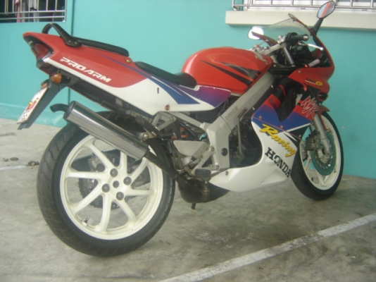 ขาย NSR PROARM  NS150SP  สี แดง ขาว  สวย ครับ เครื่องยนต์ ดีเยี่ยม ราคา 28000 บาท ครับ สนใจติดต่อ คุณ เจ๋ง ครับ  อยู่ ที่ กทม สีลมซอย 10 บางรัก กรุงเทพฯ 10500