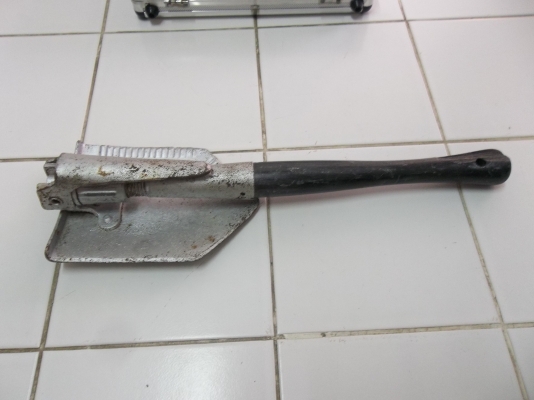 พลั่วสนาม US