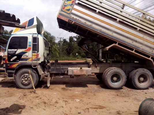 รถฮีโน่ 10 ล้อดั้ม FM3H 195 แรงม้า ปี 38 / รถแบคโฮ KOBELCO 200 - 3 ( ขายคู่ ) สนใจติดต่อ 081 - 6079515 รถฮีโน่ 10 ล้อดั้ม FM3H 195 แรงม้า ปี 38 / รถแบคโฮ KOBELCO 200 - 3 ( ขายคู่ ) สนใจติดต่อ 081 - 6079515