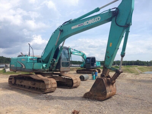 รถแบคโฮ KOBELCO  200 - 3  YN - 12  สนใจติดต่อ 081 - 6079515