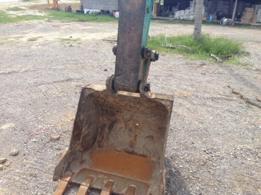 รถแบคโฮ KOBELCO 200 - 3 YN - 12 สนใจติดต่อ 081 - 6079515 รถแบคโฮ KOBELCO 200 - 3 YN - 12 สนใจติดต่อ 081 - 6079515