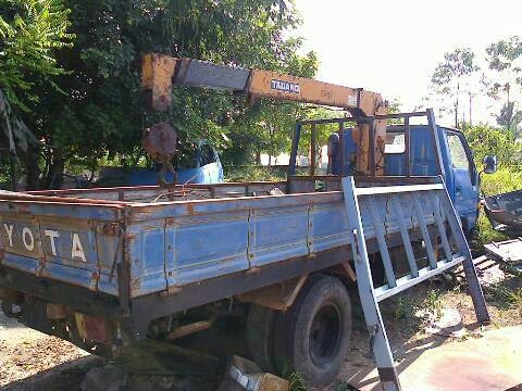 ขายรถ TOYOTA ติดเครน 2.5 ตัน เครื่อง 115 แรง