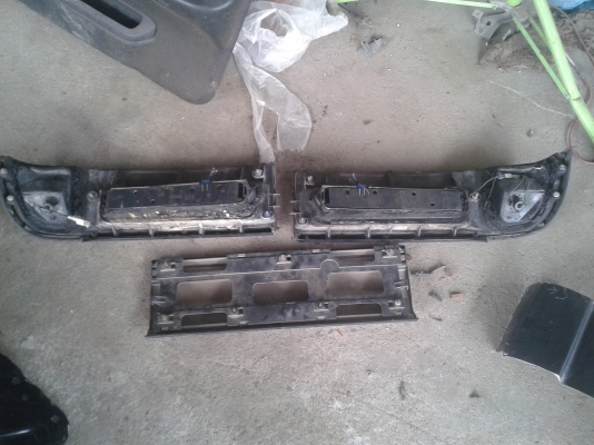 ขายอะไหล่บอดี้และอะไหล่ภายในเซฟิโร่ A31 หลายรายการ