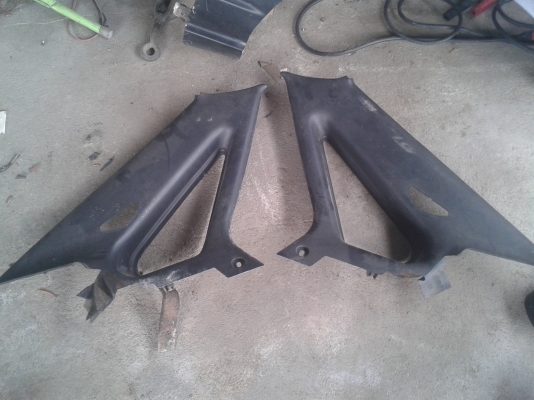 ขายอะไหล่บอดี้และอะไหล่ภายในเซฟิโร่ A31 หลายรายการ