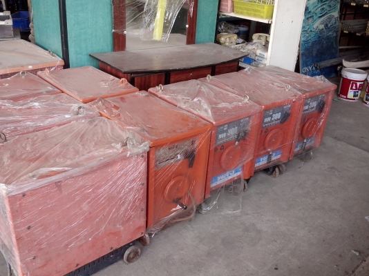 ขายตู้พลัง 300 แอมป์ มือสอง รุ่นใหม่ สภาพดีทุกตู้เดิมๆ ไม่ทำสี จัดส่งได้ครับ