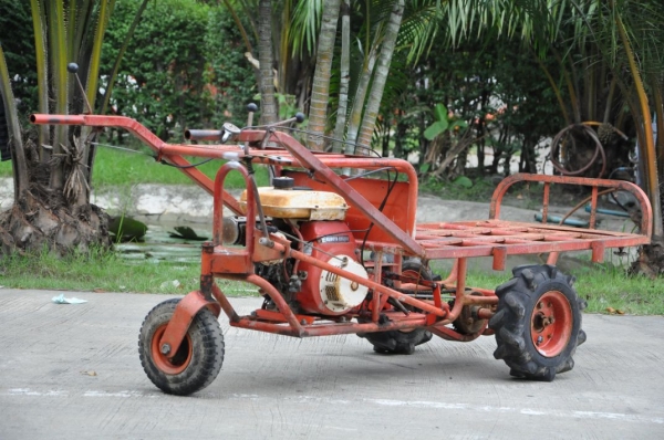 ขายรถ3ล้อKUBOTA บรรทุกสินค้าอเนคประสงค์ มีเกียร์ สภาพเดิมๆจากญี่ปุ่นยังไม่เคยใช้ในไทย 12,500เท่านั้น!!