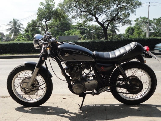 YAMAHA SR 400 (INV.)