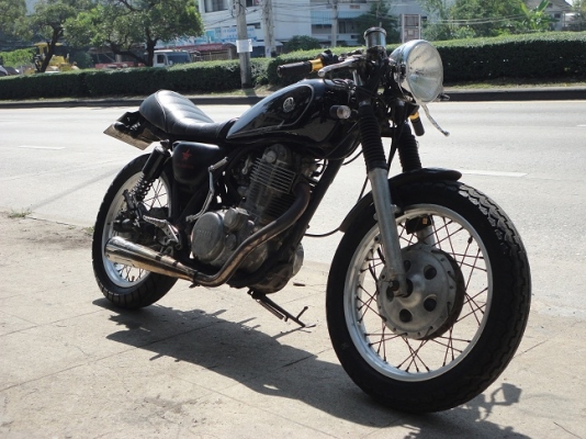YAMAHA SR 400 (INV.)