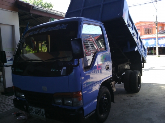 6ล้ออีชุดั้ม3คิวnkrปี41รถห้าง  มีแอร์พวงมาลัยเพาร์เวอร์