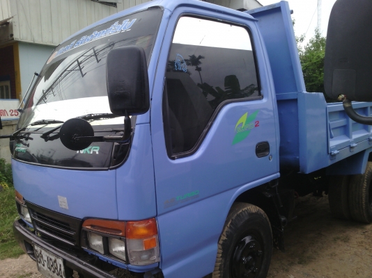 6ล้ออีชุดั้ม3คิวnkrปี41รถห้าง  มีแอร์พวงมาลัยเพาร์เวอร์