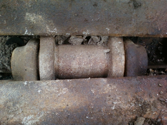 ขาย!! โซ่พร้อมใบ KOMATSU 20HT ใส่ KOMATSU D 50 A ได้ครับ สภาพสวยๆ