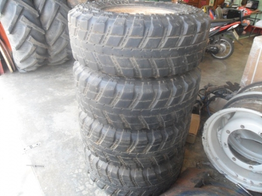ขาย ยางซิลเวอร์สโตนร์MT-117 285/75R16 พร้อมกะทะล้อขอบ16" ทำไว้ใส่รถเกษตร  ยกชุด12,000บาท.