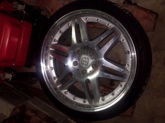 ขาย บาบัส 5 รู เบ๊น มีตำหนึ 1 วง อีก 3 วง สวยมากครับ