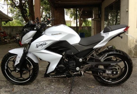 ขายด่วนๆๆ Kawasaki Z250 ปี2013 เล่มทะเบียนโอน วิ่งน้อย 2,xxx กม.