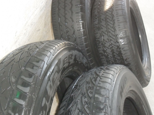 ยาง 215/70R16 ปี11 สวยๆ 4 เส้น ราคา 2300 บาท ยาง 215/70R16 ปี11 สวยๆ 4 เส้น ราคา 2300 บาท