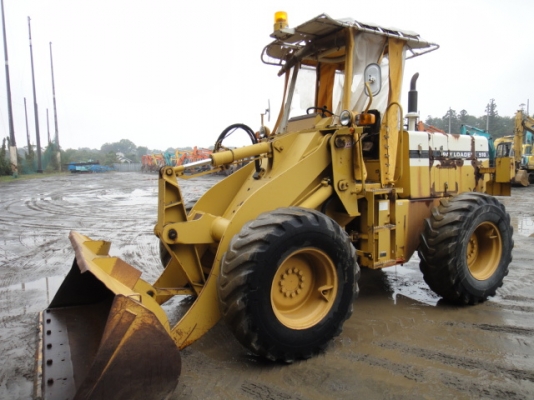 รถตักล้อยาง  510-16247  สภาพสวย  นำเข้าจากญี่ปุ่น  ถึงไทยเรียบร้อยแล้ว  รถจอดอยู่ที่ C.S. Motor หลักสี่ โทร.081-373-0559