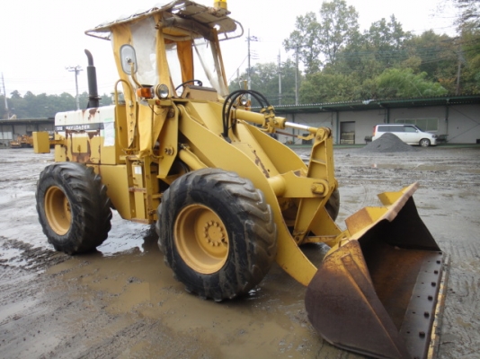 รถตักล้อยาง  510-16247  สภาพสวย  นำเข้าจากญี่ปุ่น  ถึงไทยเรียบร้อยแล้ว  รถจอดอยู่ที่ C.S. Motor หลักสี่ โทร.081-373-0559