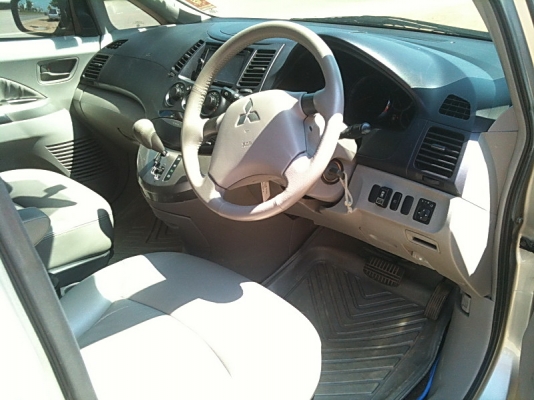 Mitsubishi Space Wagon 2.4