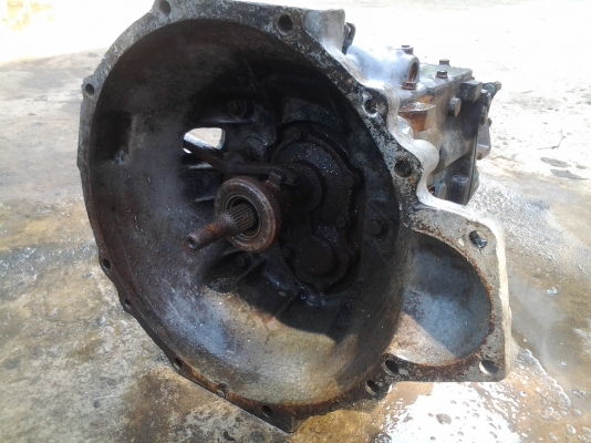 ขายเกียร์อีซุซุ c 240 ใส่ 6 ล้อหรือคุณแต๋นได้หมดครับ ขาย 4900