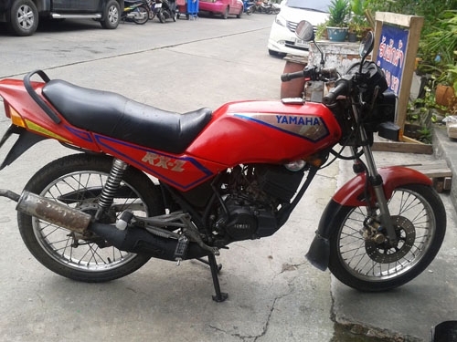 ขายด่วน YAMAHA RXZ ปี34 รถบ้านสวย  เครื่องเดิมๆ ใช้งานได้อีกยาวนาน เอกสารครบ ภาษีไม่หมด รีบๆเลยจ้า