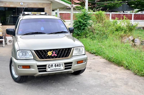 ขาย strada 4 ประตู สภาพดีมาก มือเดียว ขาย strada 4 ประตู สภาพดีมาก มือเดียว