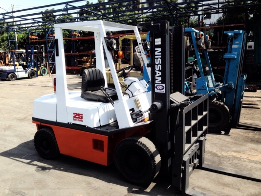 ***ส่งลูกค้าบางประอิน***NISSAN FD25 เสาสูง3เมตร หิ้ง ***ส่งลูกค้าบางประอิน***NISSAN FD25 เสาสูง3เมตร หิ้ง