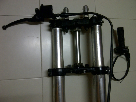 โช๊คหน้า หัวกลับ rm 250 ยกชุดพร้อมใส่ 8500.- ท่อขายแล้ว