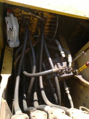 ขายรถแบคโฮ KOMATSU PC-200-7 เล่มทะเบียน ไฟฟ้าครบ รถใช้งานได้สมบูรณ์