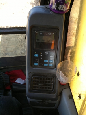 ขายรถแบคโฮ KOMATSU PC-200-7 เล่มทะเบียน ไฟฟ้าครบ รถใช้งานได้สมบูรณ์