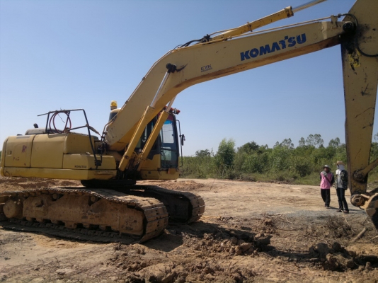 ขายรถแบคโฮ KOMATSU PC-200-7 เล่มทะเบียน ไฟฟ้าครบ รถใช้งานได้สมบูรณ์