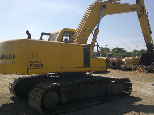 ขายรถแบคโฮ KOMATSU PC-200-6 รถพร้อมใช้ ตามสภาพราคาย้อมๆ สนใจโทรจองได้เลย