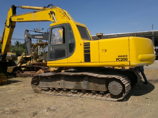 ขายรถแบคโฮ KOMATSU PC-200-6 รถพร้อมใช้ ตามสภาพราคาย้อมๆ สนใจโทรจองได้เลย
