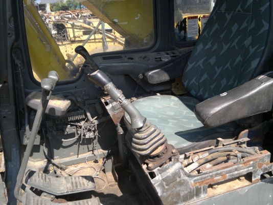 ขายรถแบคโฮ KOMATSU PC-200-6 รถพร้อมใช้ ตามสภาพราคาย้อมๆ สนใจโทรจองได้เลย
