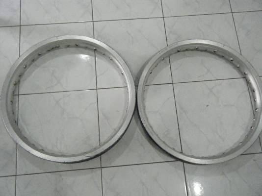 ......~~~ ขาย did 18/1.85-18/2.15 สีเงิน1คู่~~~......