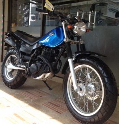 .....Yamaha TW200 ปี 2002 สีน้ำเงินมุก....
